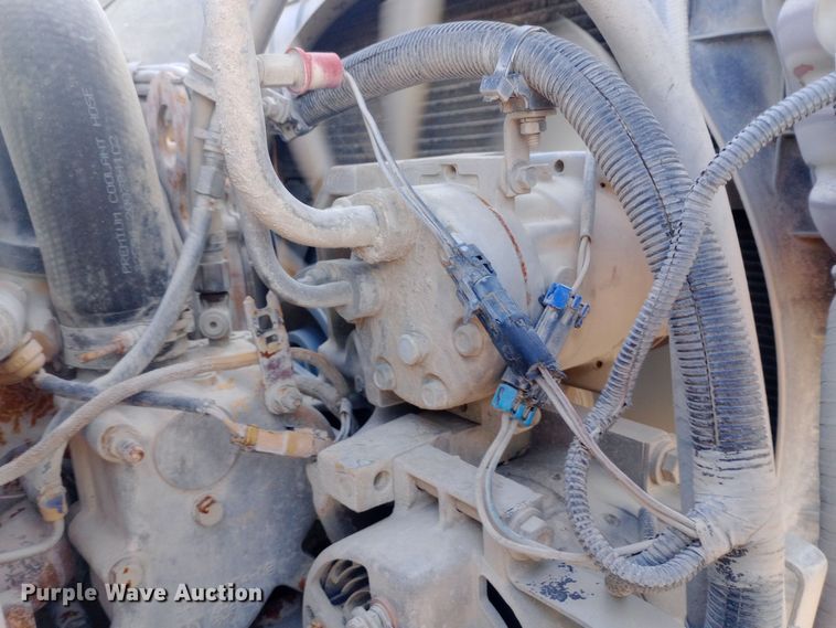 image for item DW0774 2007 International 9900i semi truck