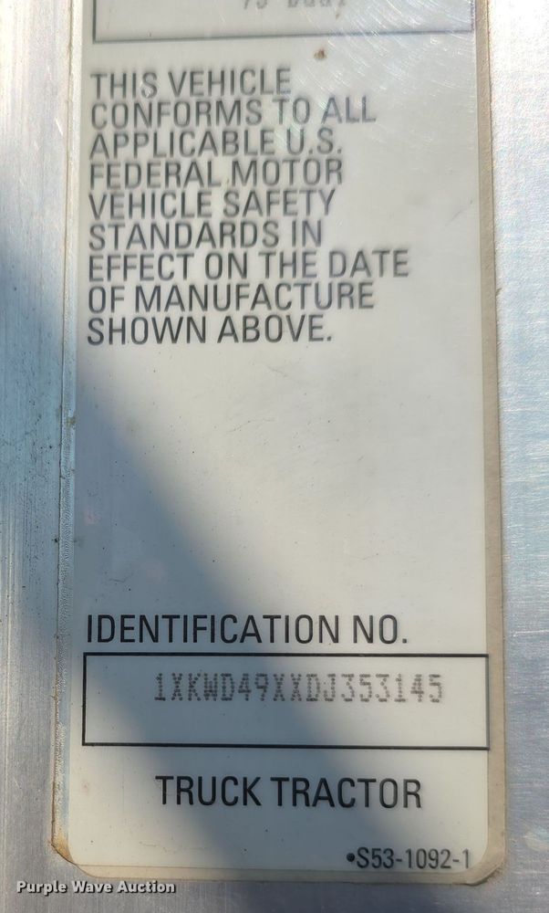 image for item DW3795 2013 Kenworth W900 truck tractor