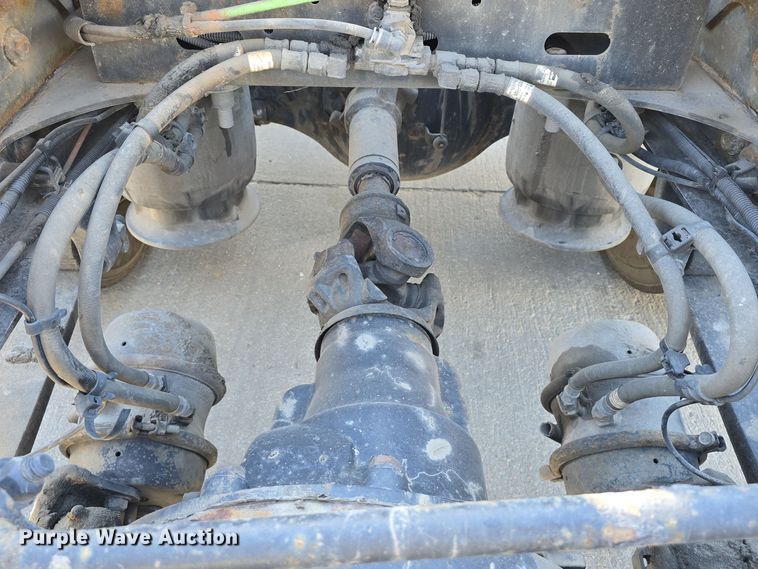 image for item DW3820 2013 Freightliner Cascadia 125 semi truck