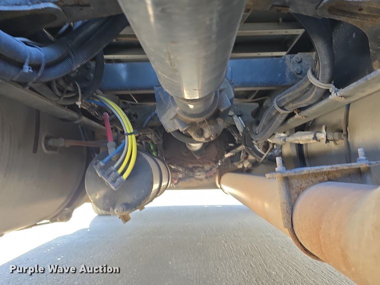 image for item DW3820 2013 Freightliner Cascadia 125 semi truck