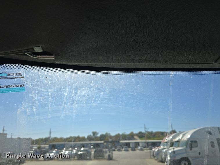 image for item DW3820 2013 Freightliner Cascadia 125 semi truck