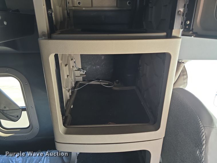 image for item DW3820 2013 Freightliner Cascadia 125 semi truck