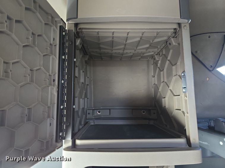 image for item DW3820 2013 Freightliner Cascadia 125 semi truck