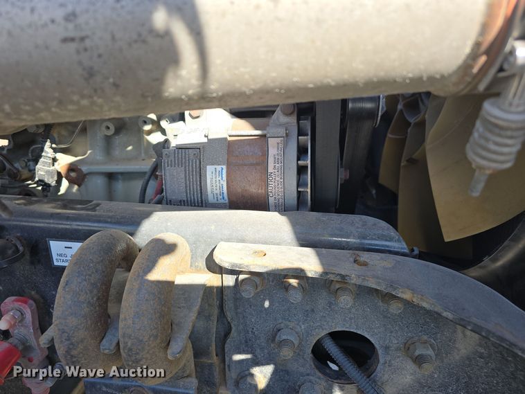 image for item DW3820 2013 Freightliner Cascadia 125 semi truck