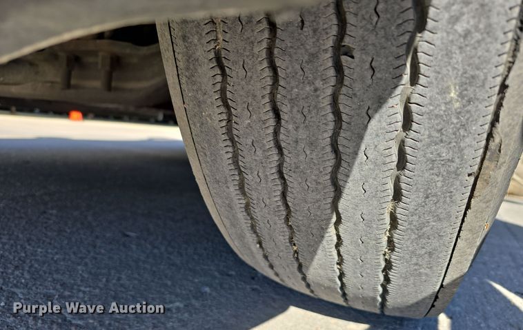 image for item DW3820 2013 Freightliner Cascadia 125 semi truck