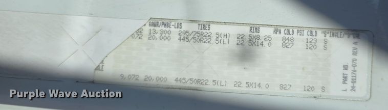 image for item DW3820 2013 Freightliner Cascadia 125 semi truck