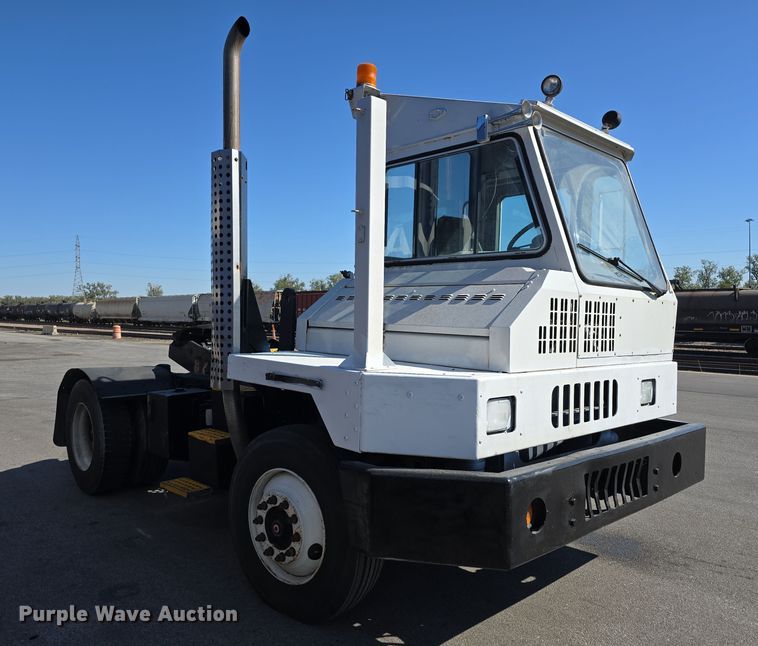 image for item DW3857 2013 Cargotek Solutions LLC 4x2 yard truck