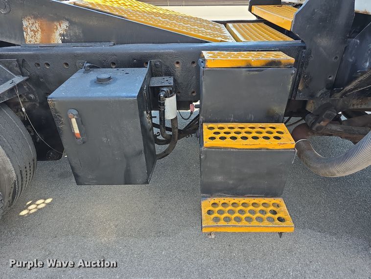 image for item DW3857 2013 Cargotek Solutions LLC 4x2 yard truck