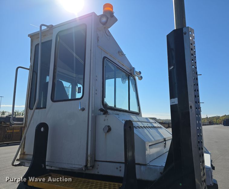 image for item DW3857 2013 Cargotek Solutions LLC 4x2 yard truck