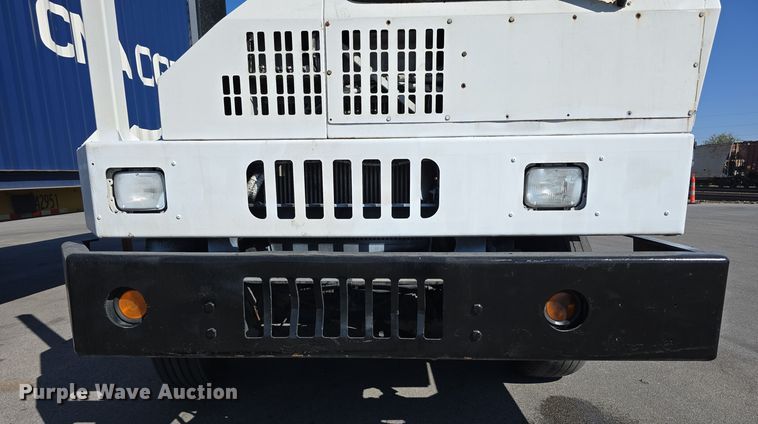 image for item DW3857 2013 Cargotek Solutions LLC 4x2 yard truck