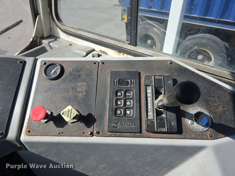 image for item DW3857 2013 Cargotek Solutions LLC 4x2 yard truck