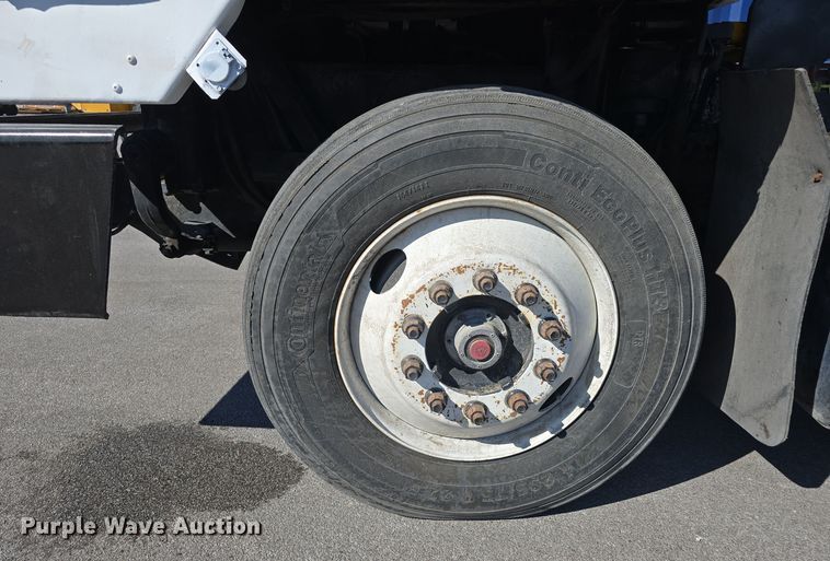 image for item DW3857 2013 Cargotek Solutions LLC 4x2 yard truck