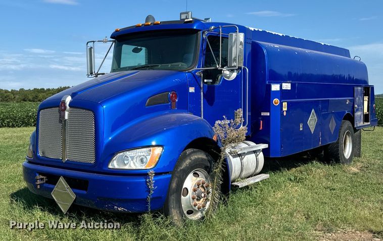 image for item DX1189 2010 Kenworth T370 fuel / lube truck