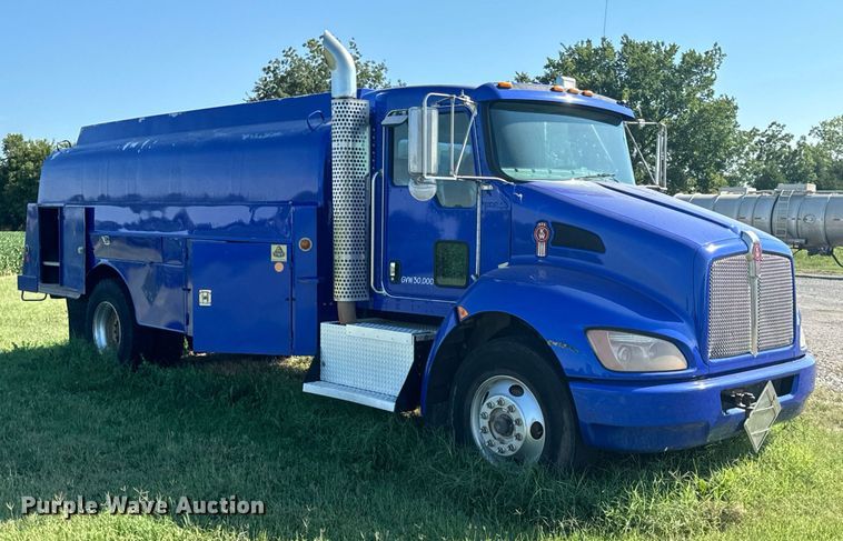 image for item DX1189 2010 Kenworth T370 fuel / lube truck