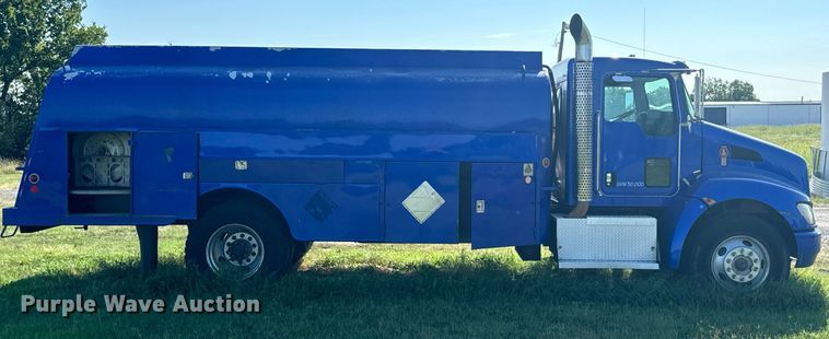image for item DX1189 2010 Kenworth T370 fuel / lube truck