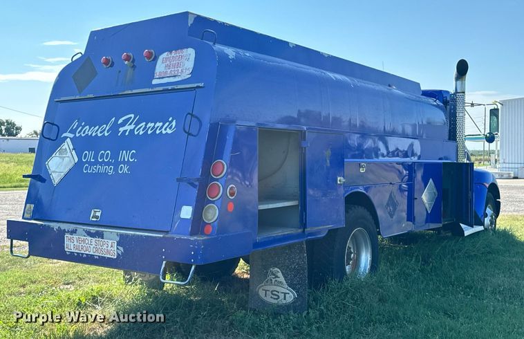 image for item DX1189 2010 Kenworth T370 fuel / lube truck