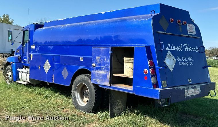 image for item DX1189 2010 Kenworth T370 fuel / lube truck