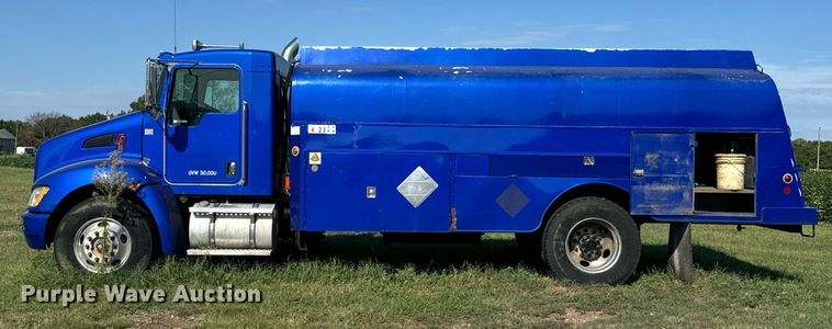 image for item DX1189 2010 Kenworth T370 fuel / lube truck