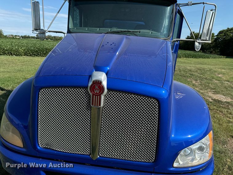 image for item DX1189 2010 Kenworth T370 fuel / lube truck