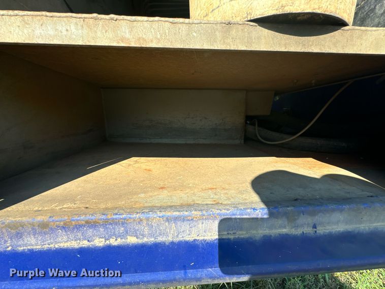 image for item DX1189 2010 Kenworth T370 fuel / lube truck