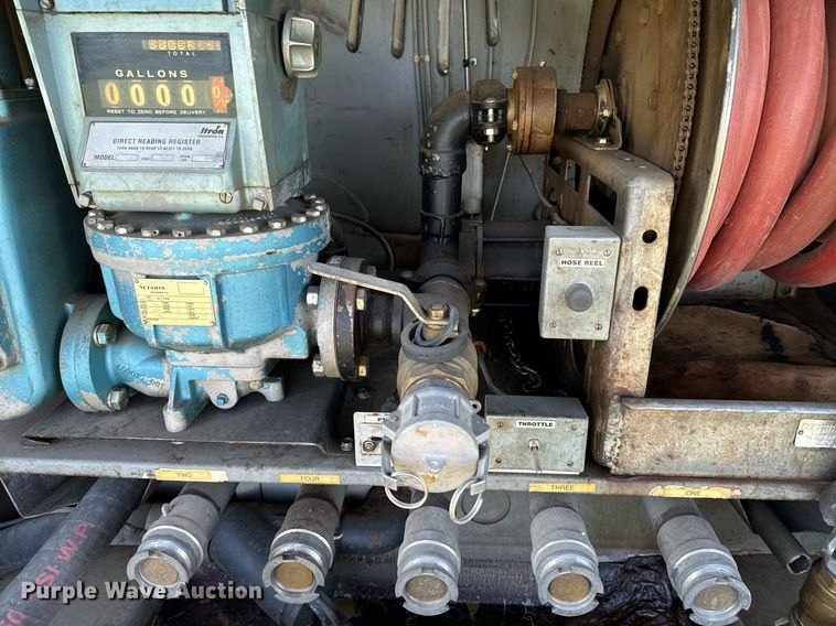 image for item DX1189 2010 Kenworth T370 fuel / lube truck