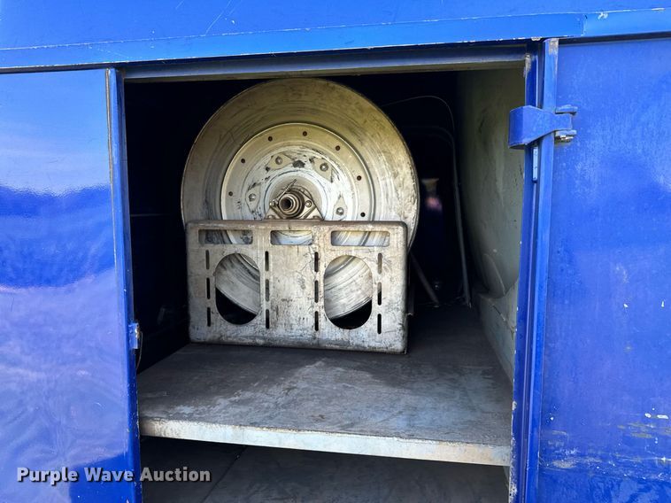 image for item DX1189 2010 Kenworth T370 fuel / lube truck