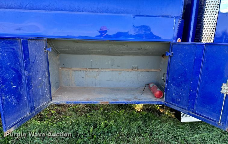 image for item DX1189 2010 Kenworth T370 fuel / lube truck