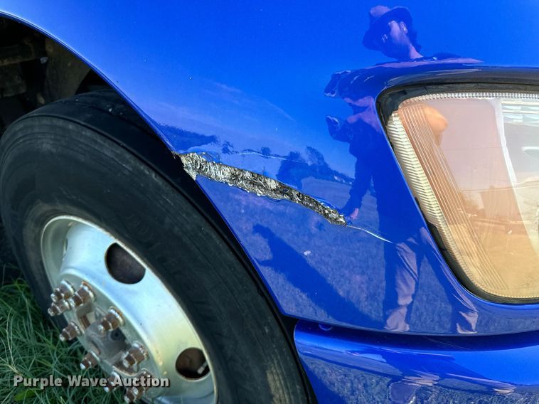 image for item DX1189 2010 Kenworth T370 fuel / lube truck