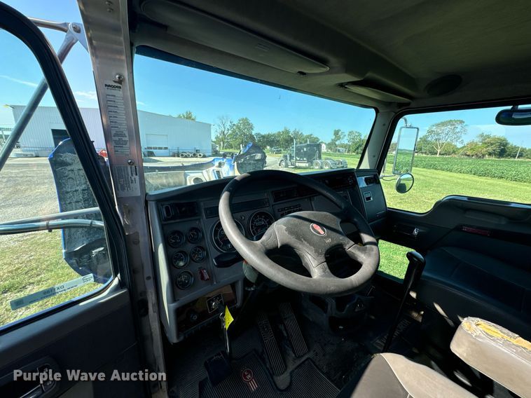 image for item DX1189 2010 Kenworth T370 fuel / lube truck