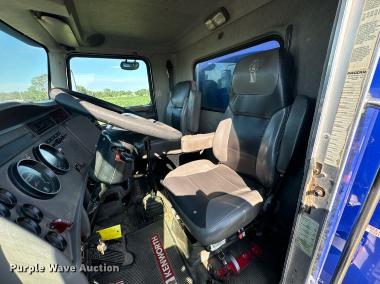 image for item DX1189 2010 Kenworth T370 fuel / lube truck