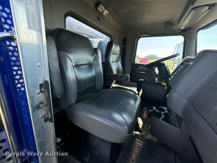 image for item DX1189 2010 Kenworth T370 fuel / lube truck