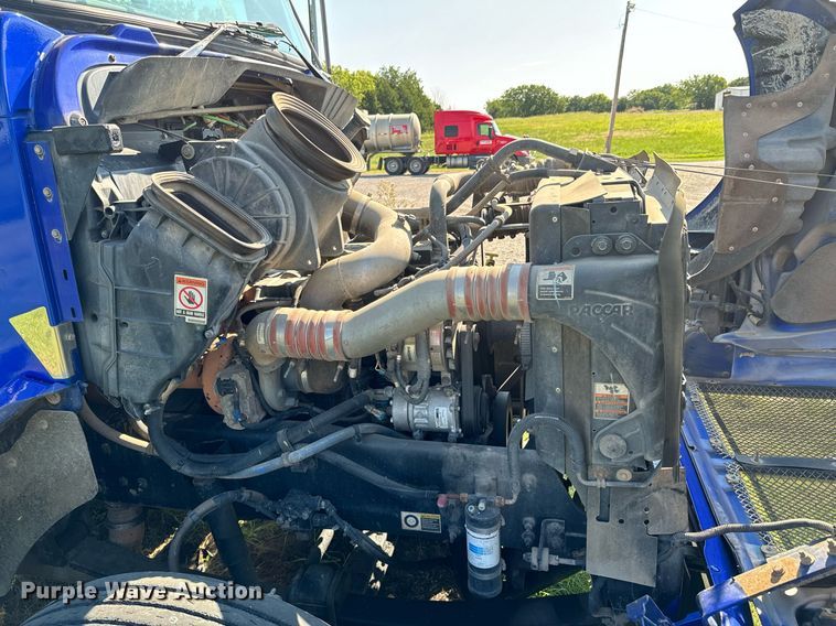 image for item DX1189 2010 Kenworth T370 fuel / lube truck