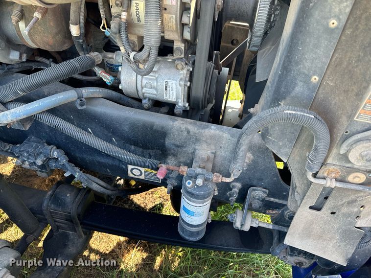 image for item DX1189 2010 Kenworth T370 fuel / lube truck