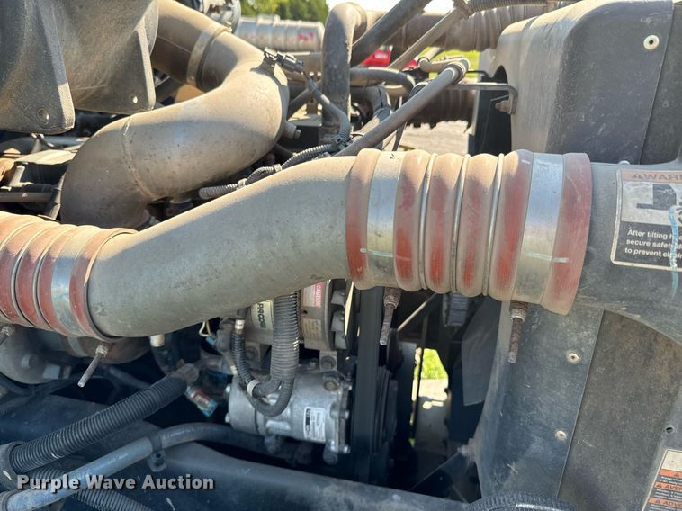 image for item DX1189 2010 Kenworth T370 fuel / lube truck