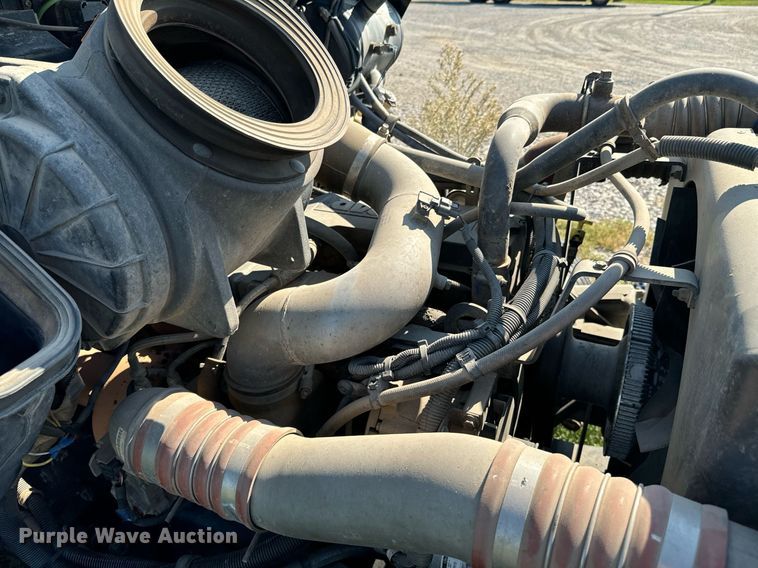 image for item DX1189 2010 Kenworth T370 fuel / lube truck