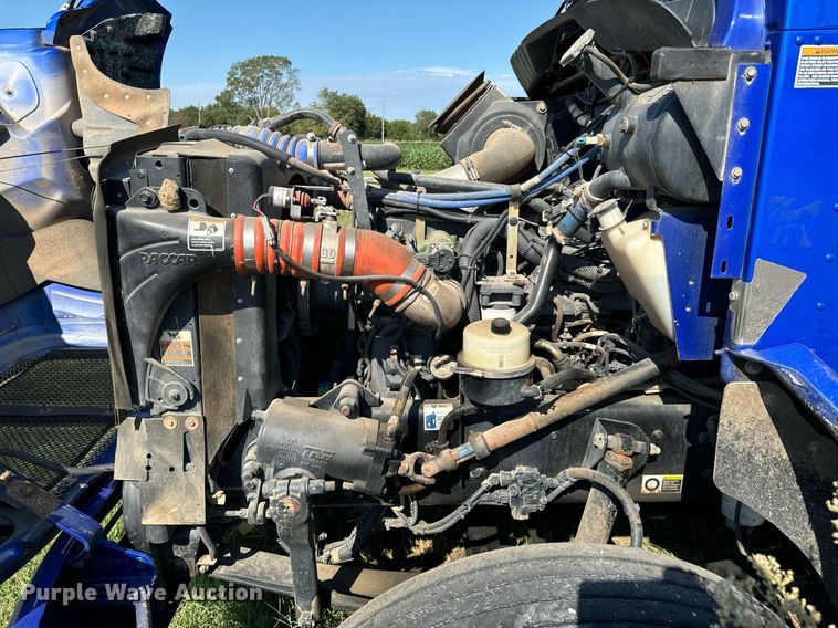 image for item DX1189 2010 Kenworth T370 fuel / lube truck