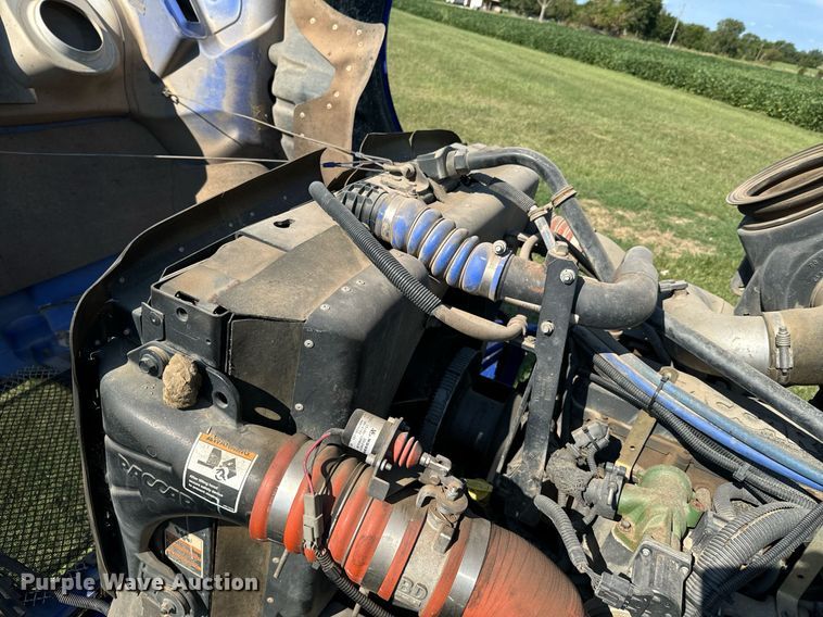 image for item DX1189 2010 Kenworth T370 fuel / lube truck