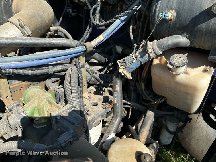 image for item DX1189 2010 Kenworth T370 fuel / lube truck