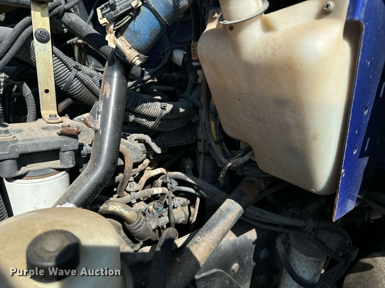 image for item DX1189 2010 Kenworth T370 fuel / lube truck