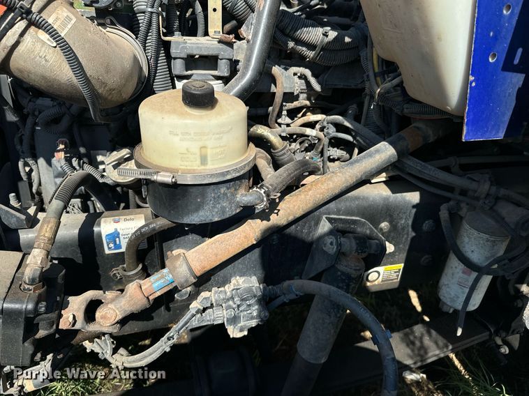 image for item DX1189 2010 Kenworth T370 fuel / lube truck