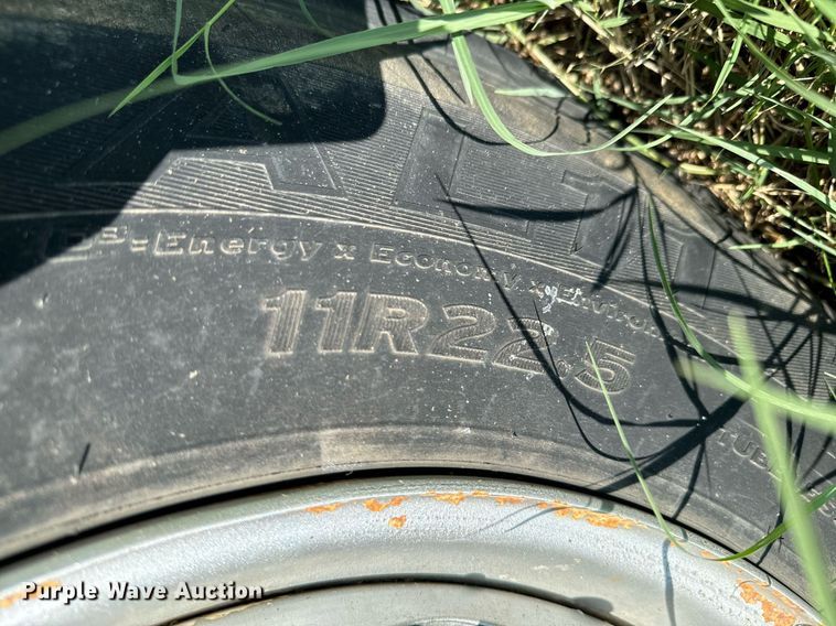 image for item DX1189 2010 Kenworth T370 fuel / lube truck