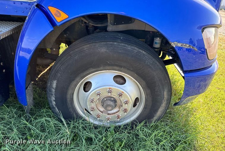 image for item DX1189 2010 Kenworth T370 fuel / lube truck