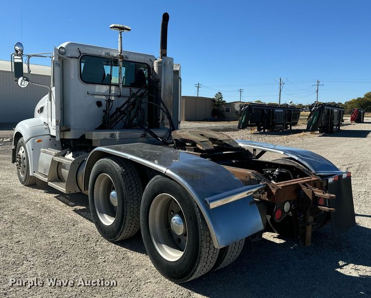 image for item EE7850 2010 Peterbilt 386 semi truck