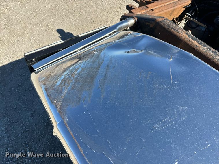 image for item EE7850 2010 Peterbilt 386 semi truck