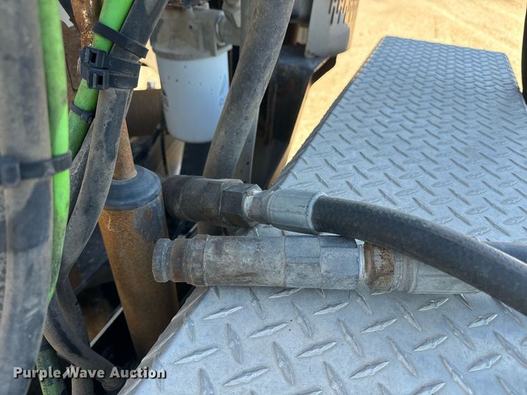 image for item EE7850 2010 Peterbilt 386 semi truck