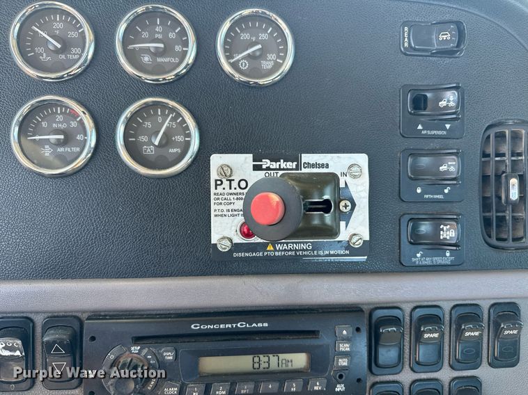 image for item EE7850 2010 Peterbilt 386 semi truck