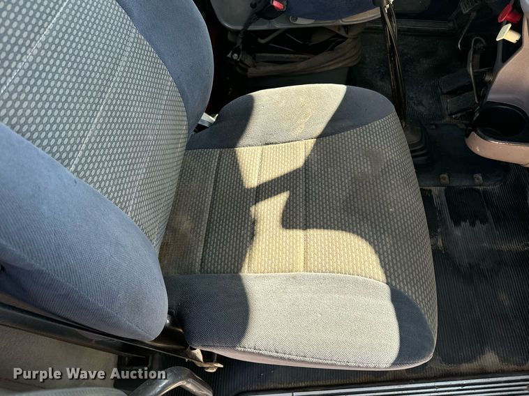 image for item EE7850 2010 Peterbilt 386 semi truck