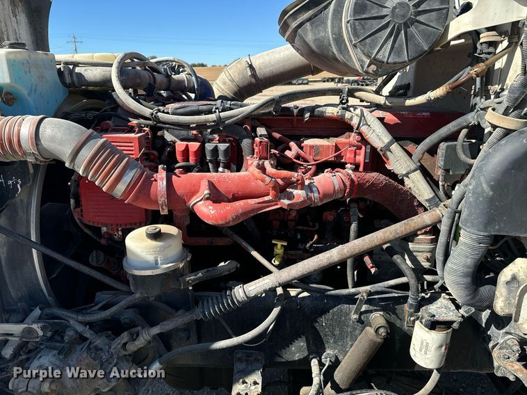 image for item EE7850 2010 Peterbilt 386 semi truck