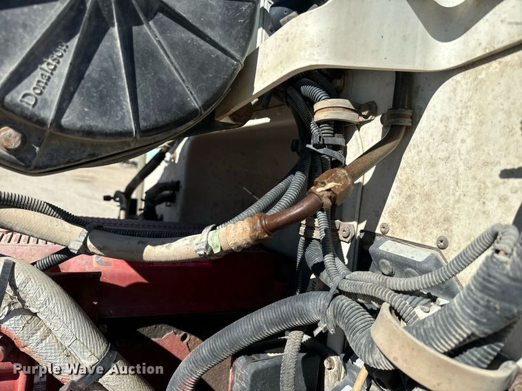 image for item EE7850 2010 Peterbilt 386 semi truck