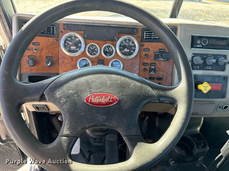 image for item EE7852 2009 Peterbilt 335 truck cab and chassis